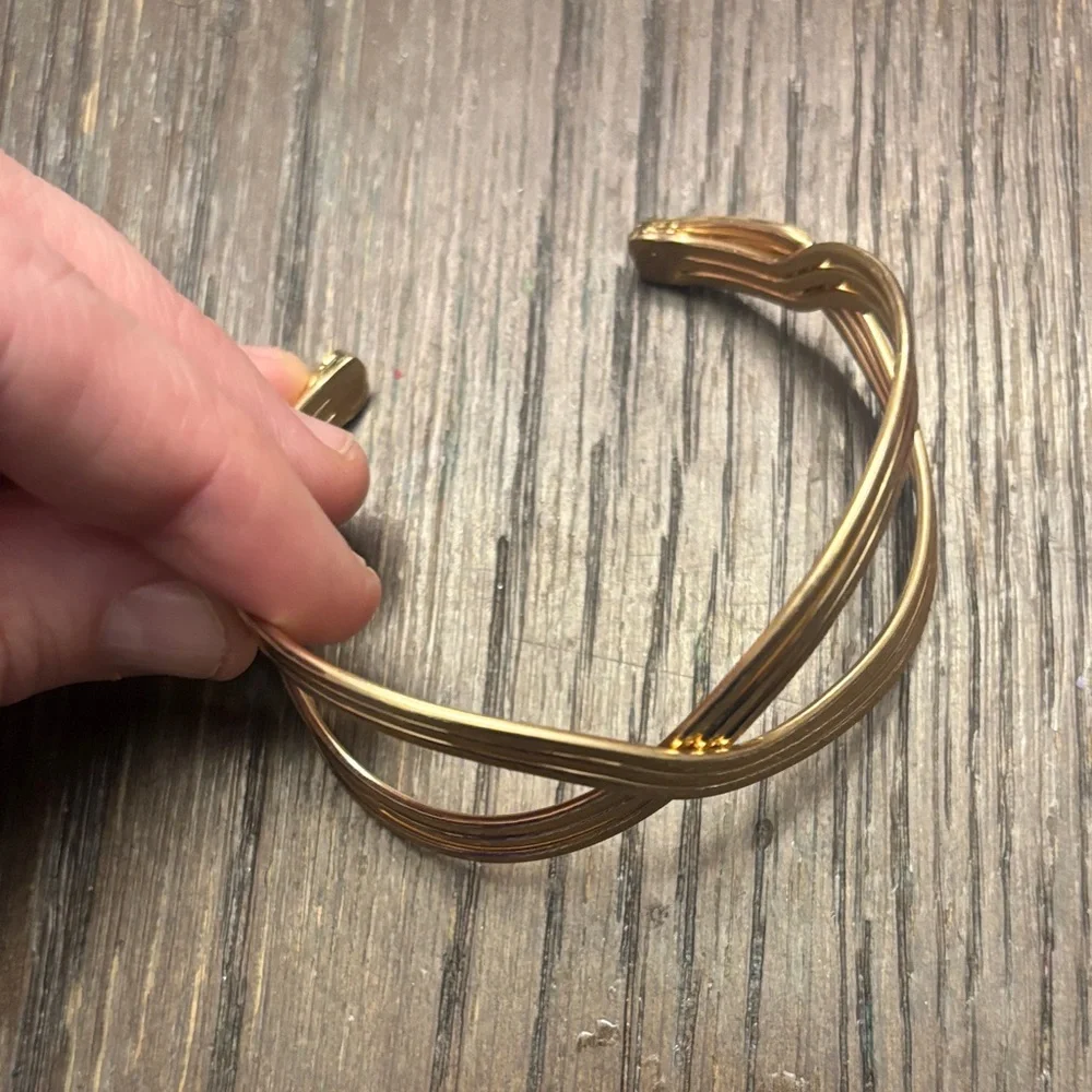 Elegant Gold Infinity Bracelet
